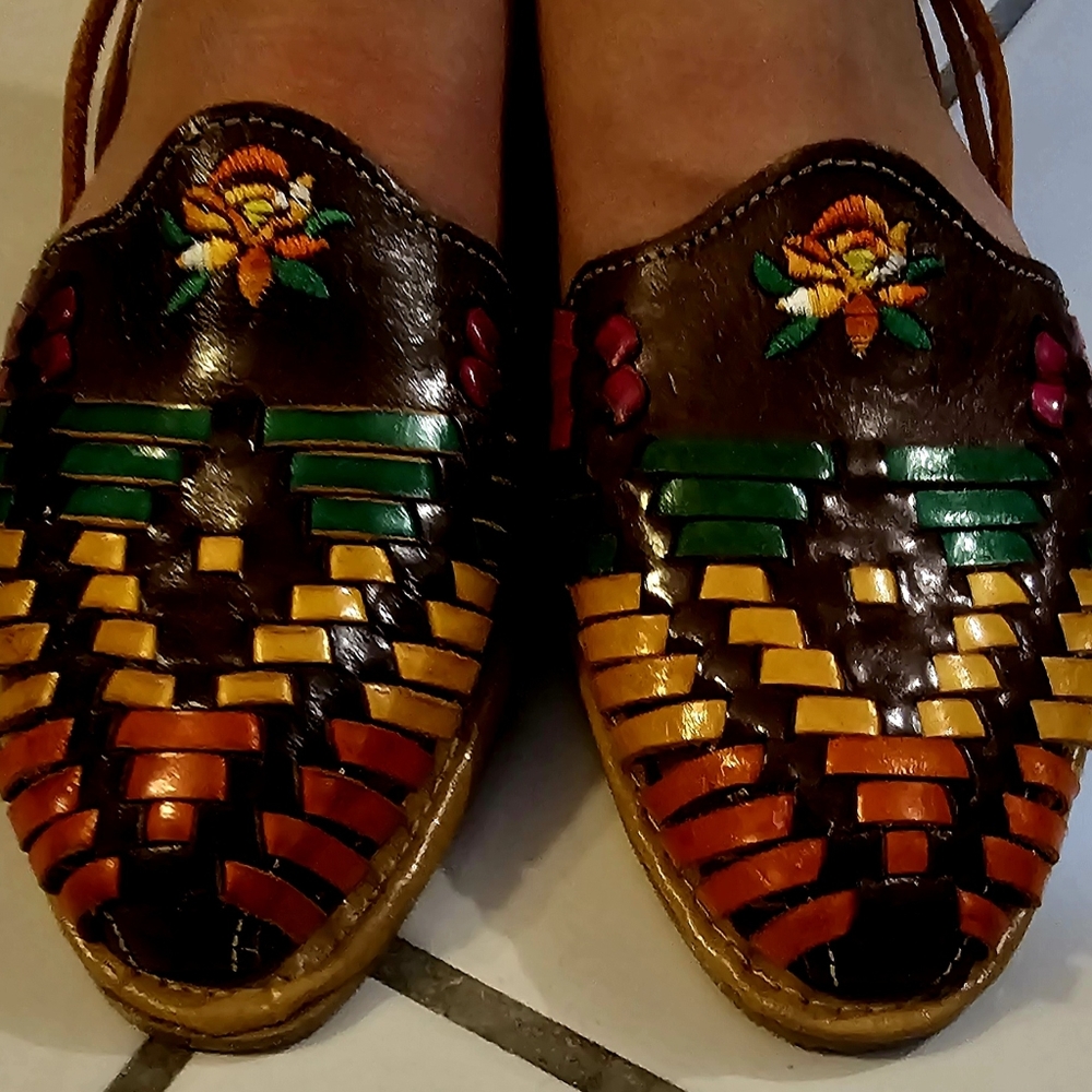 Original Leather & Embroidered Womens  Huarache/shoe